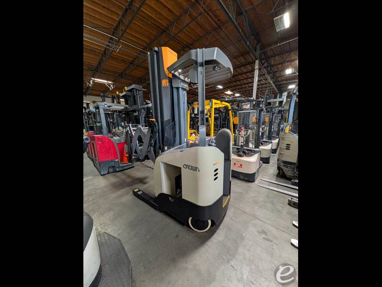 Crown Rmd 2021 Electric Crown Electric Narrow Aisle Double Reach | Eliftruck