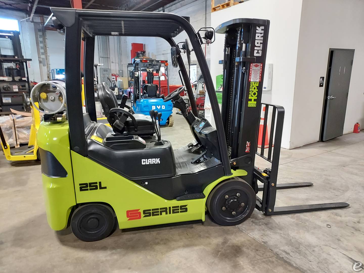 2022 Clark S25C LP Gas Forklift