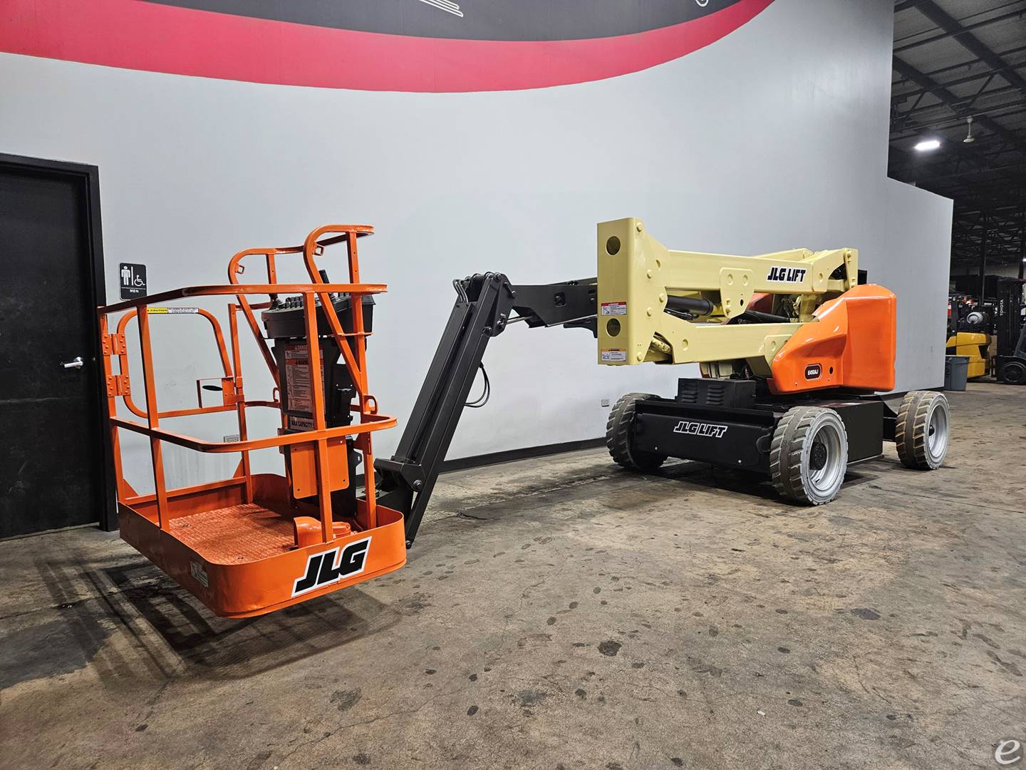 2015 JLG E450AJ