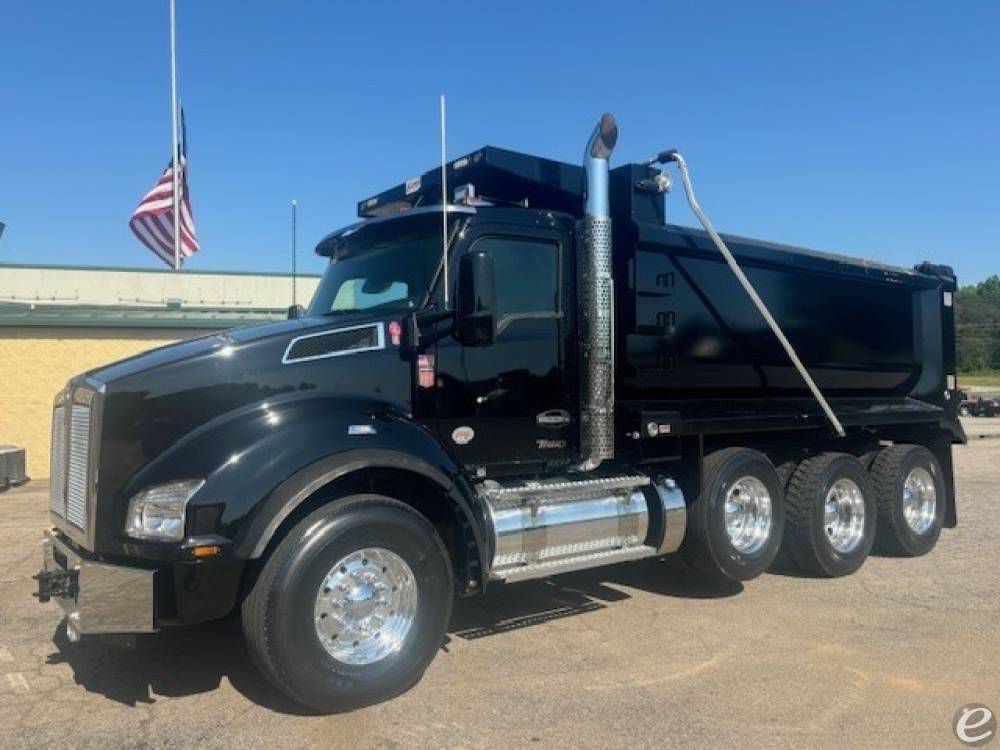 2025 Kenworth T880