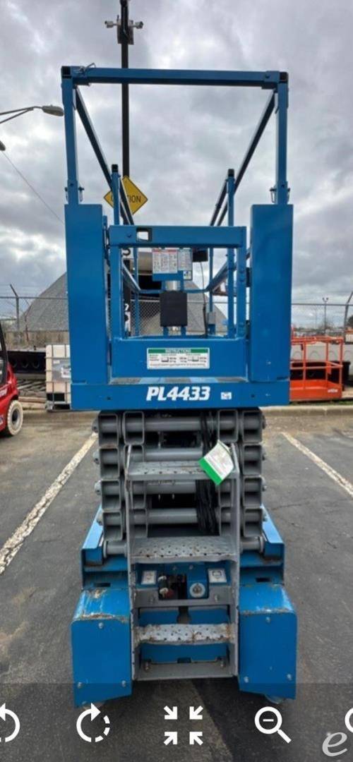 2013 Genie GS3232