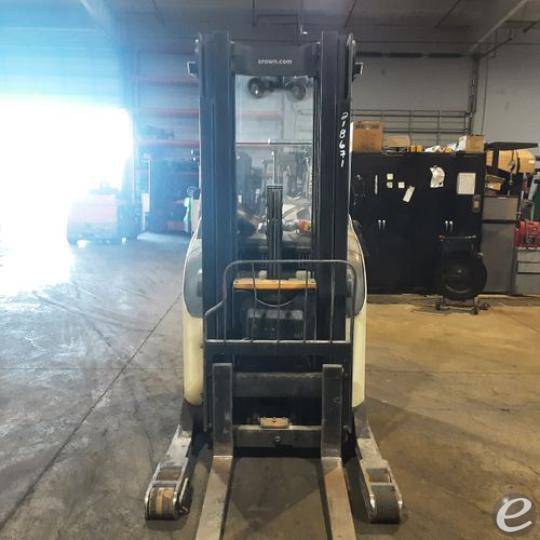 2016 Crown RR5725-45