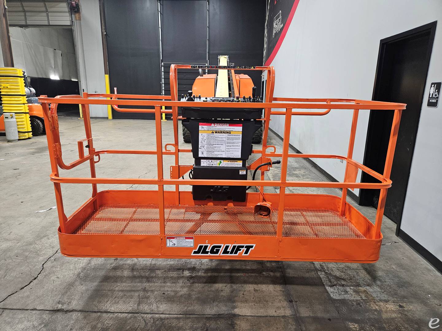 2014 JLG 800S