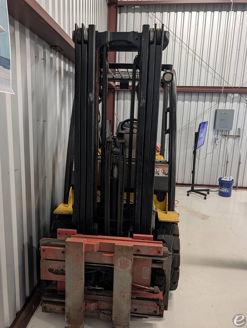 2011 Yale GDP070VX