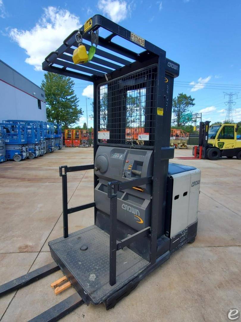 2008 Crown SP3505-30 Electric Order Picker - 123Forklift