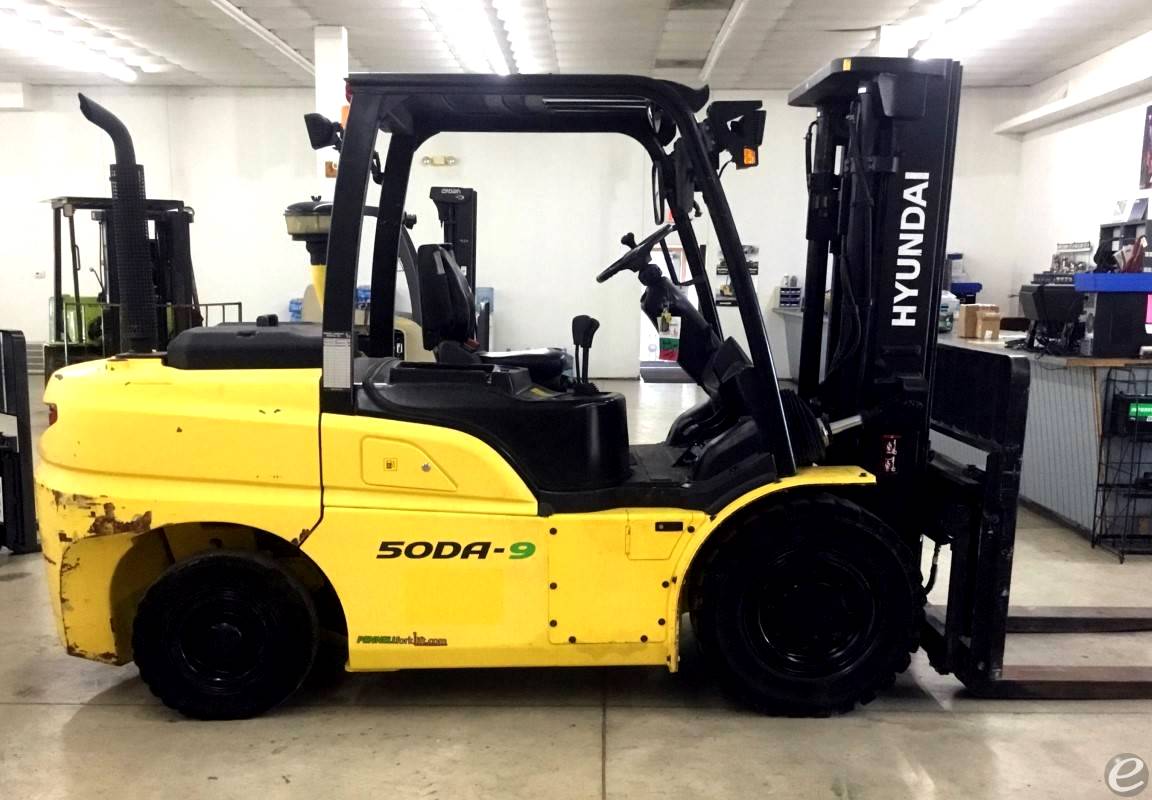 2015 Hyundai 50DA-9