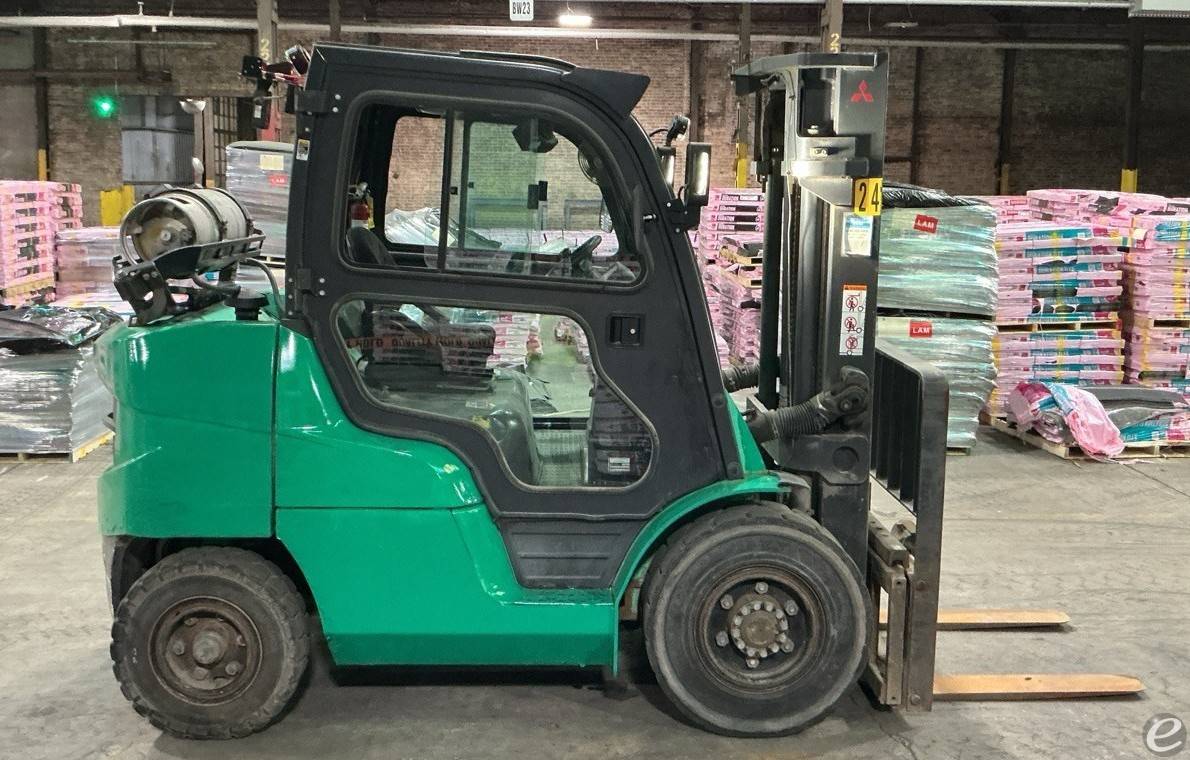 2020 Mitsubishi FG40N1