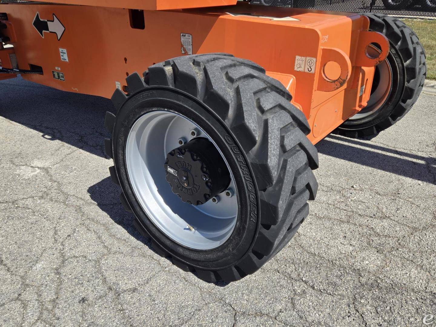 2019 JLG 800AJ