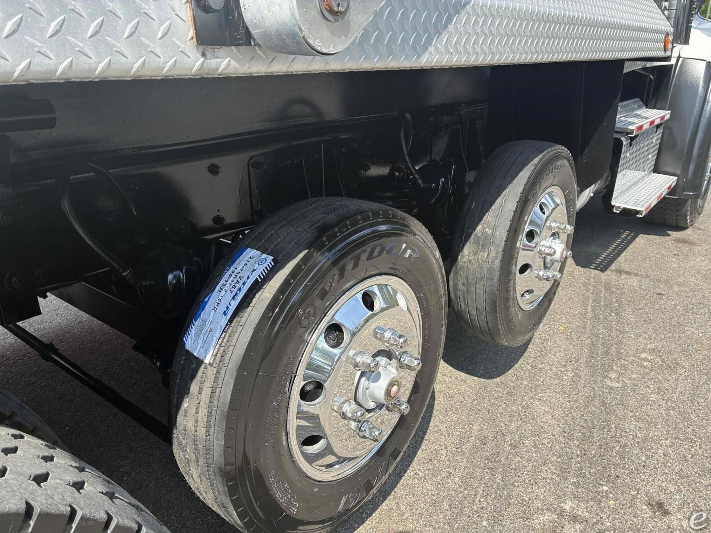 2023 Freightliner 108SD