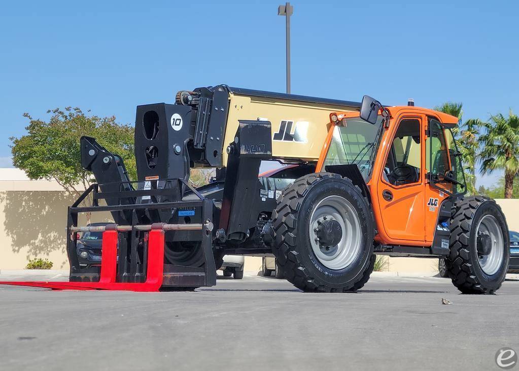 2025 JLG 1055