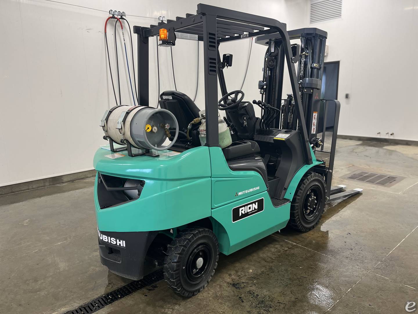 2024 Mitsubishi FG25N6