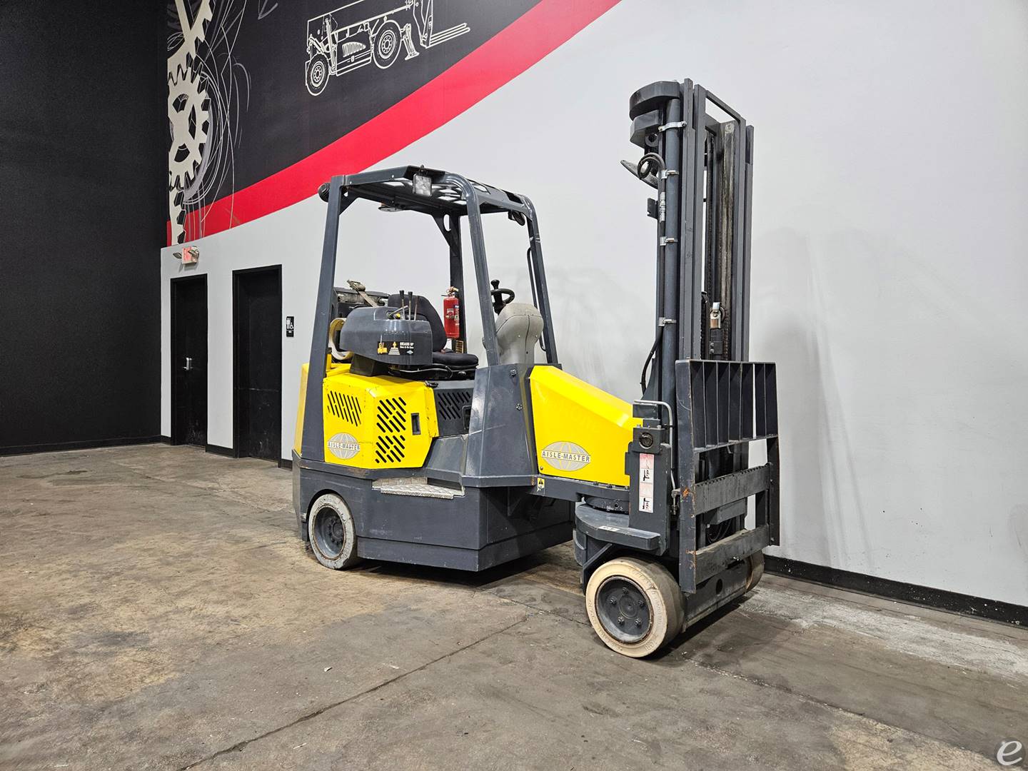 2015 Aisle-Master 44S