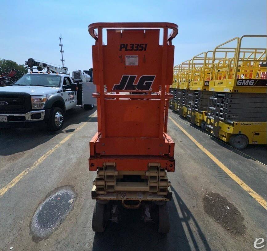 2017 JLG 1930ES