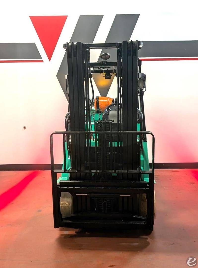 2018 Mitsubishi FGC40K
