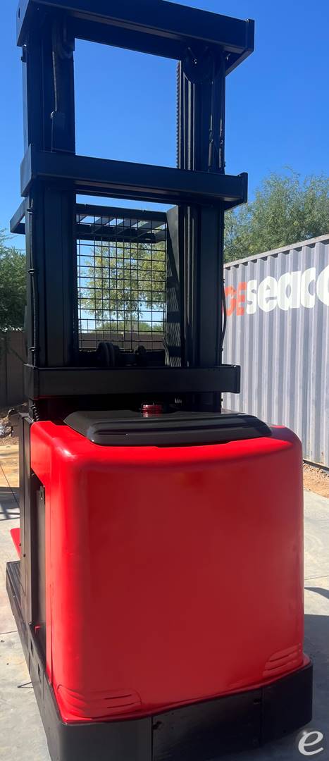 2006 Raymond 560-0PC30TT Electric Order Picker - 123Forklift