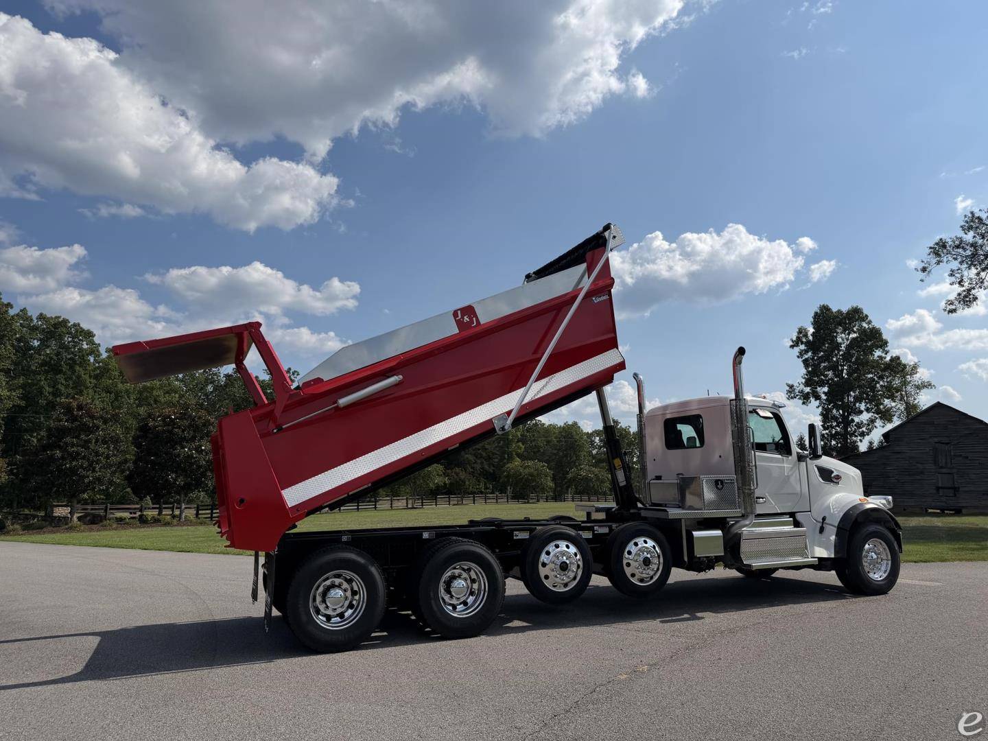 2027 Peterbilt 567