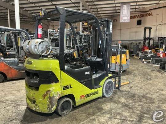 2023 Clark S25CL