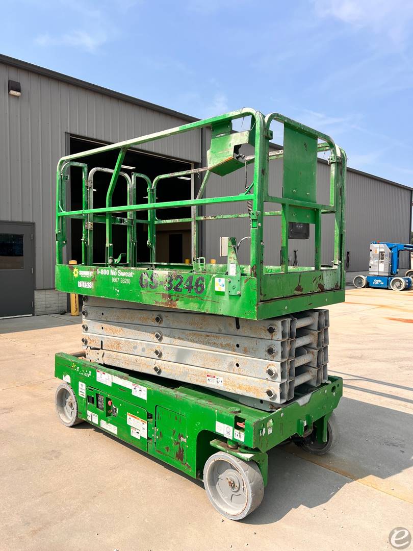 2015 Genie GS-3246