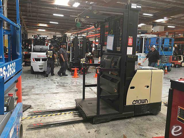 2006 Crown SP3420-30 Electric Order Picker - 123Forklift