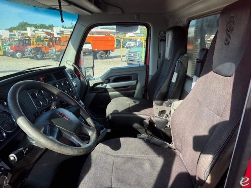2022 Kenworth T880