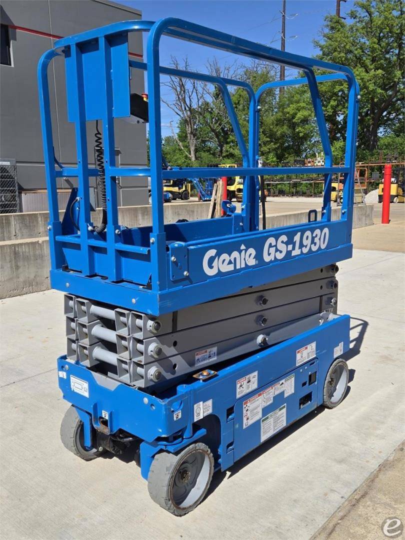 2017 Genie GS1930 Electric Scissor Lift - 123Forklift