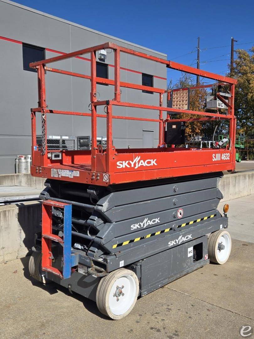 2015 Skyjack SJIII4632 Electric Scissor Lift - 123Forklift