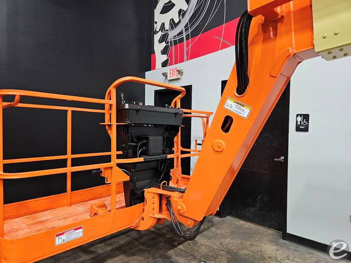 2012 JLG 800A
