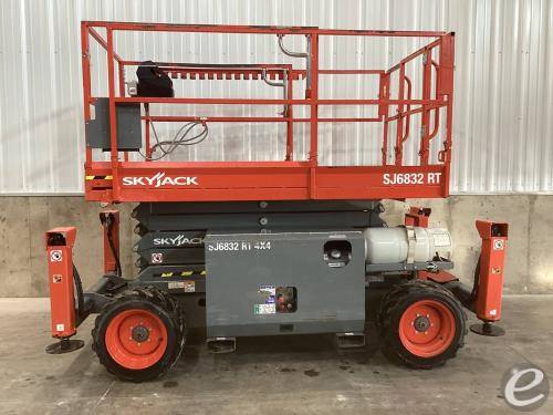 2022 Skyjack SJ6832RT