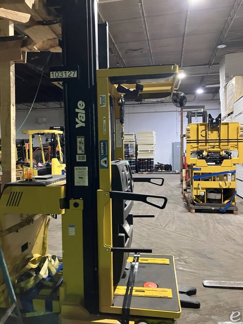 2015 Yale OS030BFN36TE119