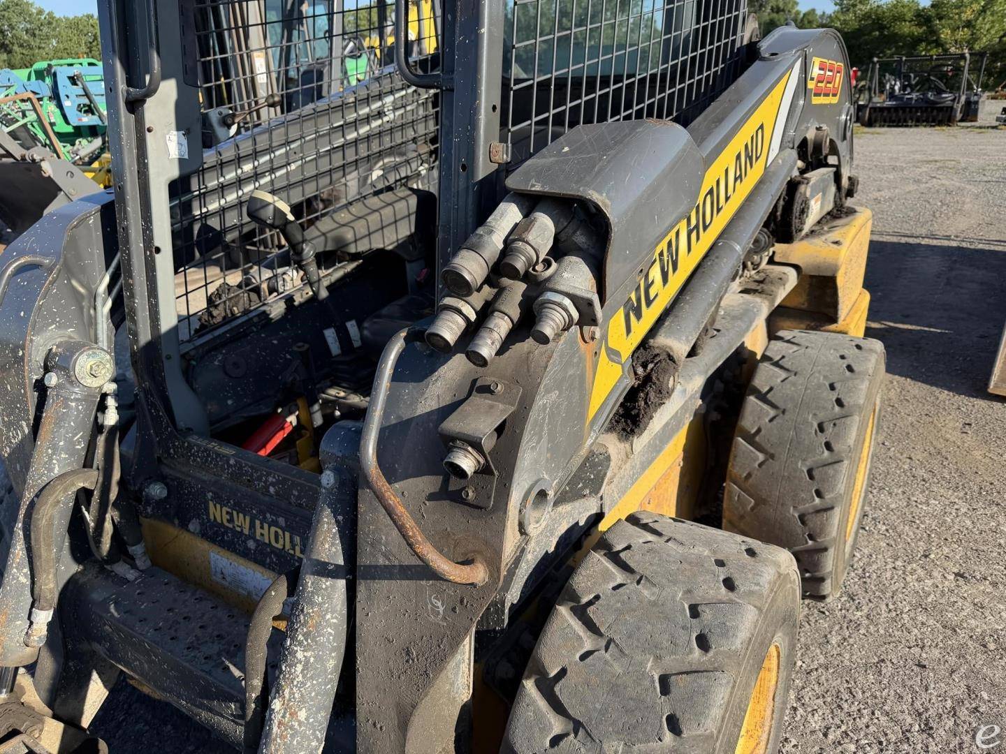 2015 New Holland L220