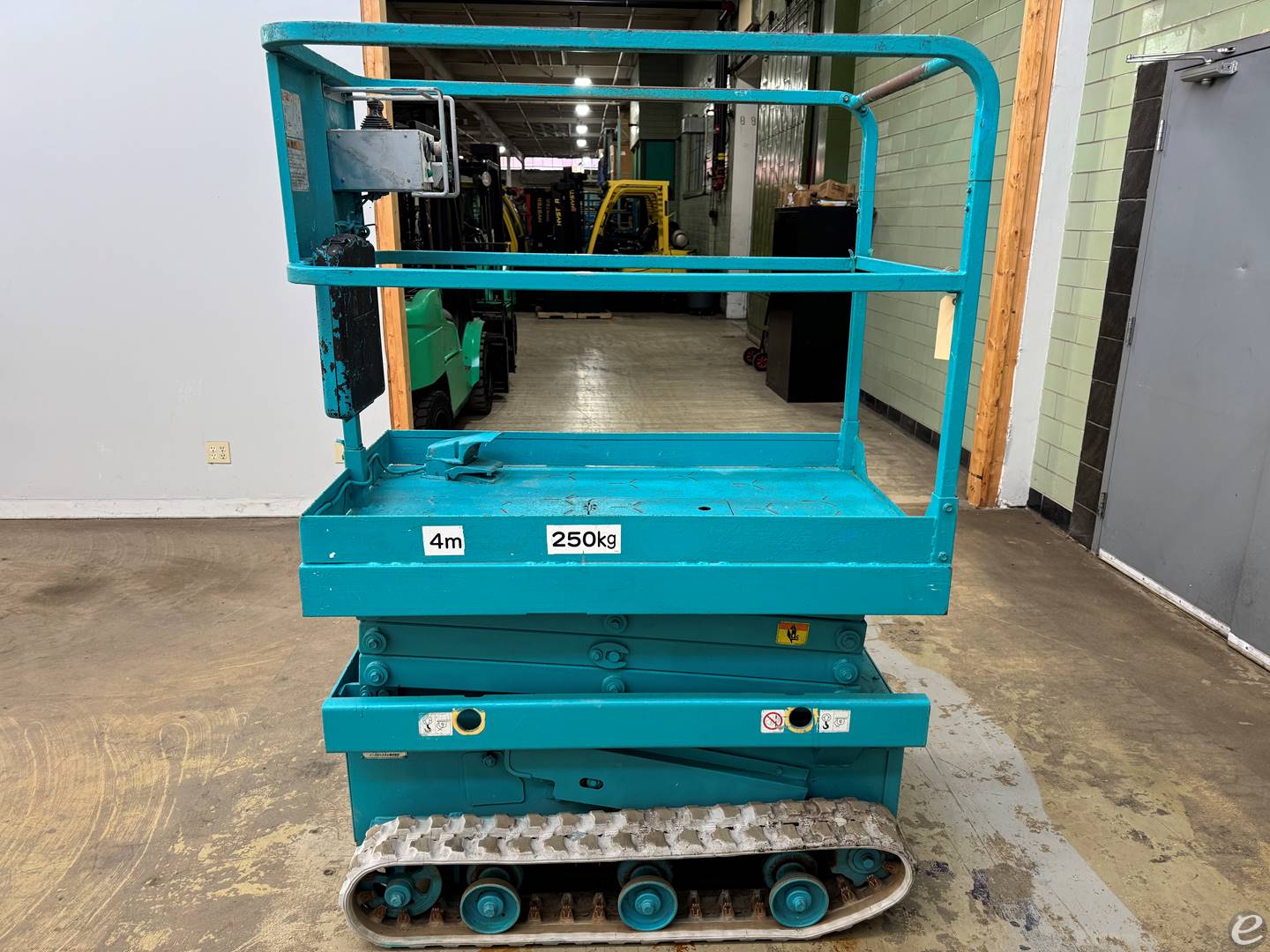 2012 Used AIRMAN ENCL040