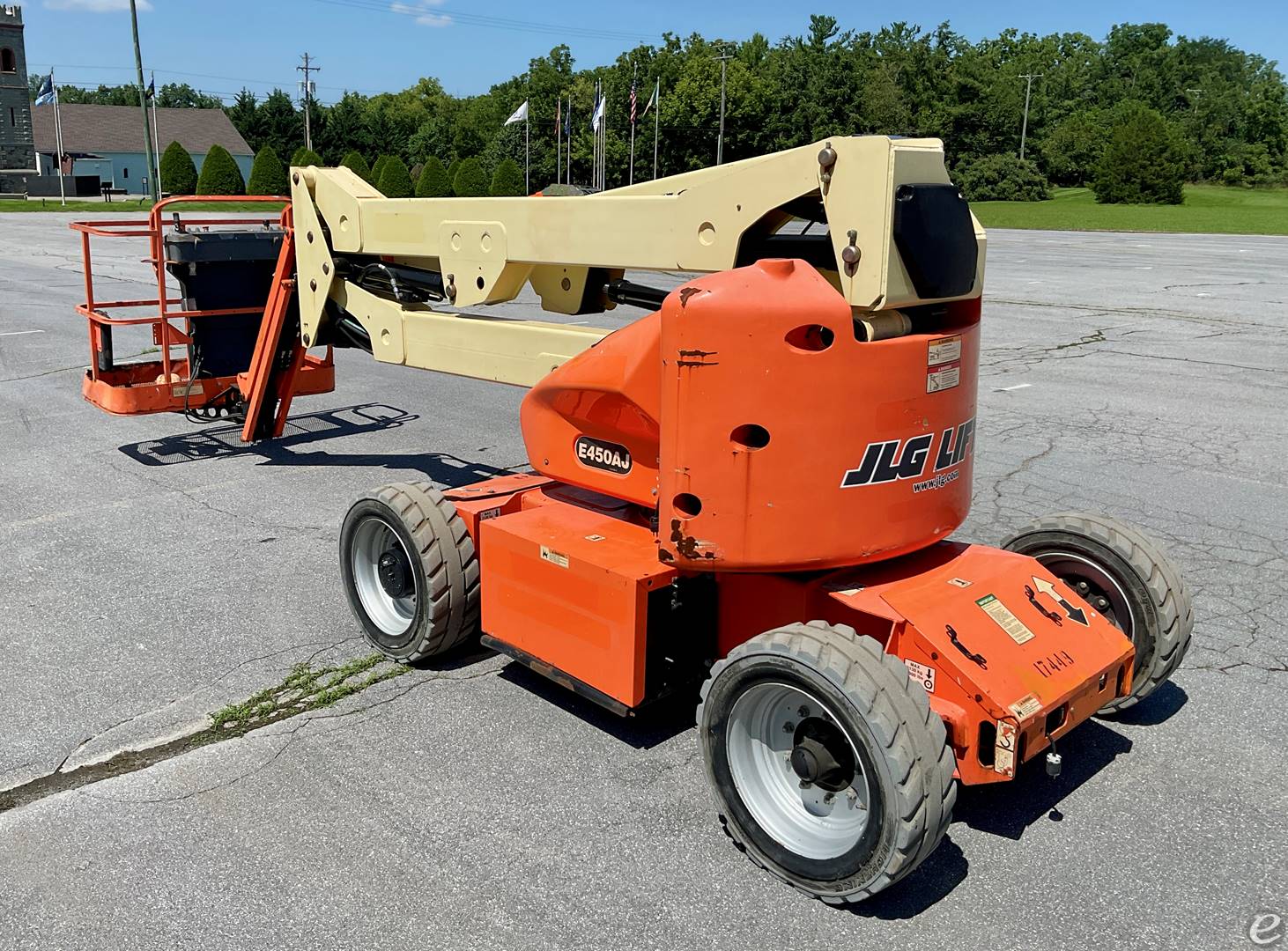 2015 JLG E450AJ