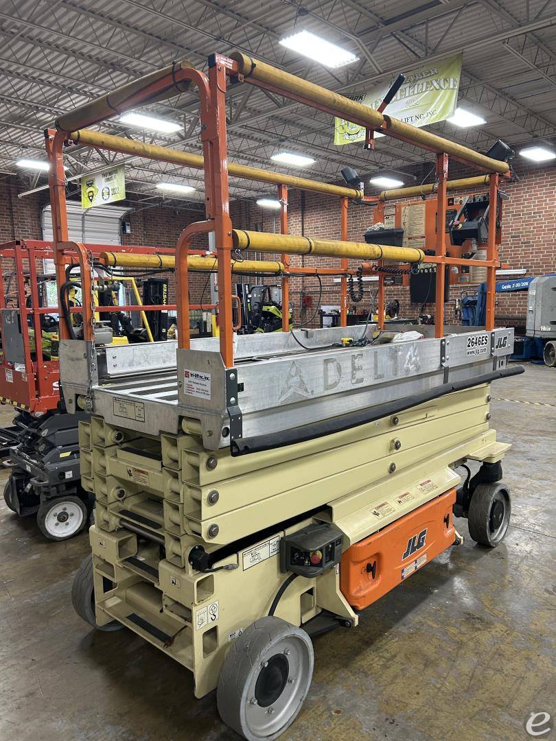2013 JLG 2646ES