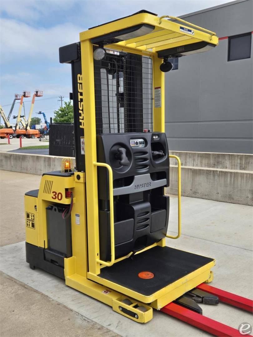 2020 Hyster R30XMS3 Electric Order Picker - 123Forklift