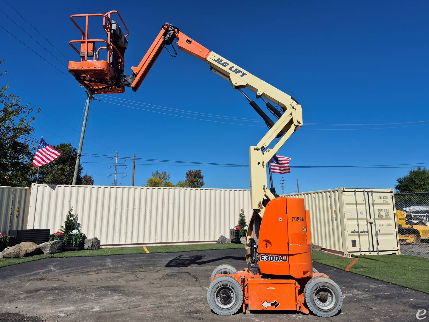 2013 JLG E300AJ