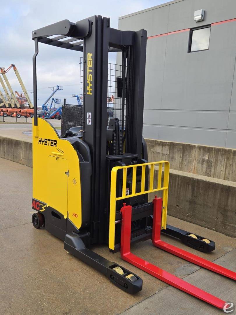 2017 Hyster N30ZDR2 Electric Reach Truck - 123Forklift