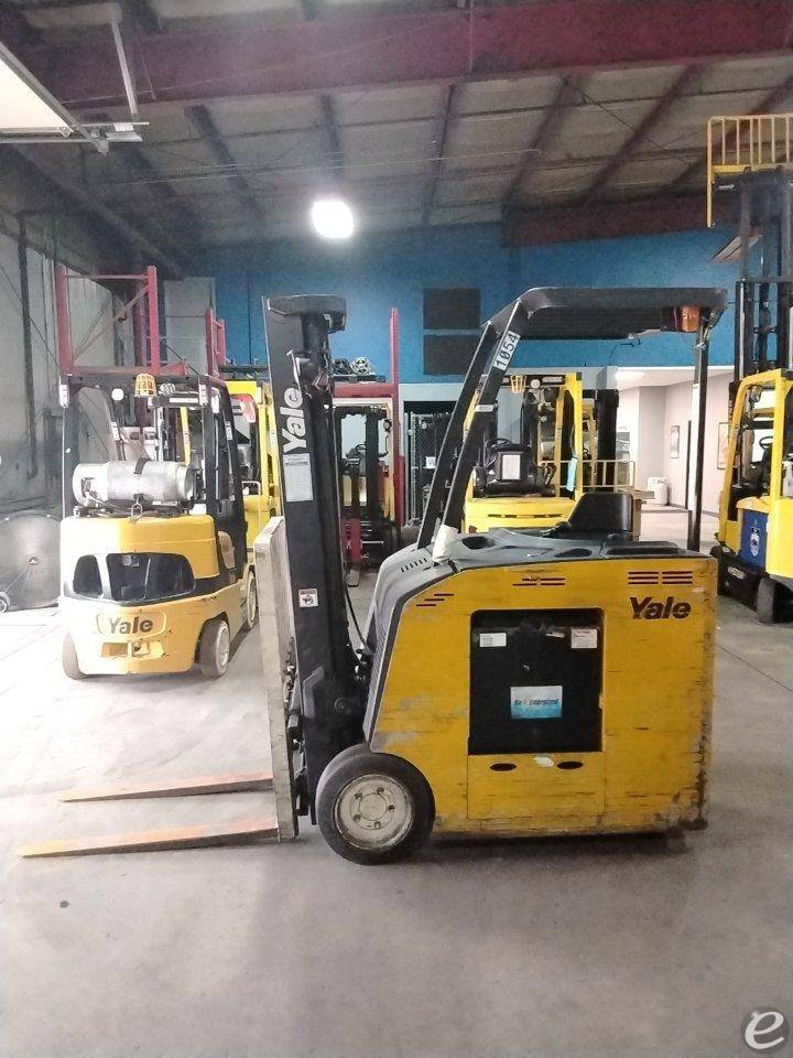 2006 Yale ESC040FA
