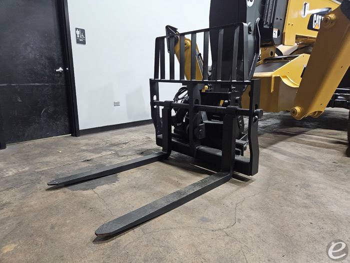 2017 Cat TL1055D