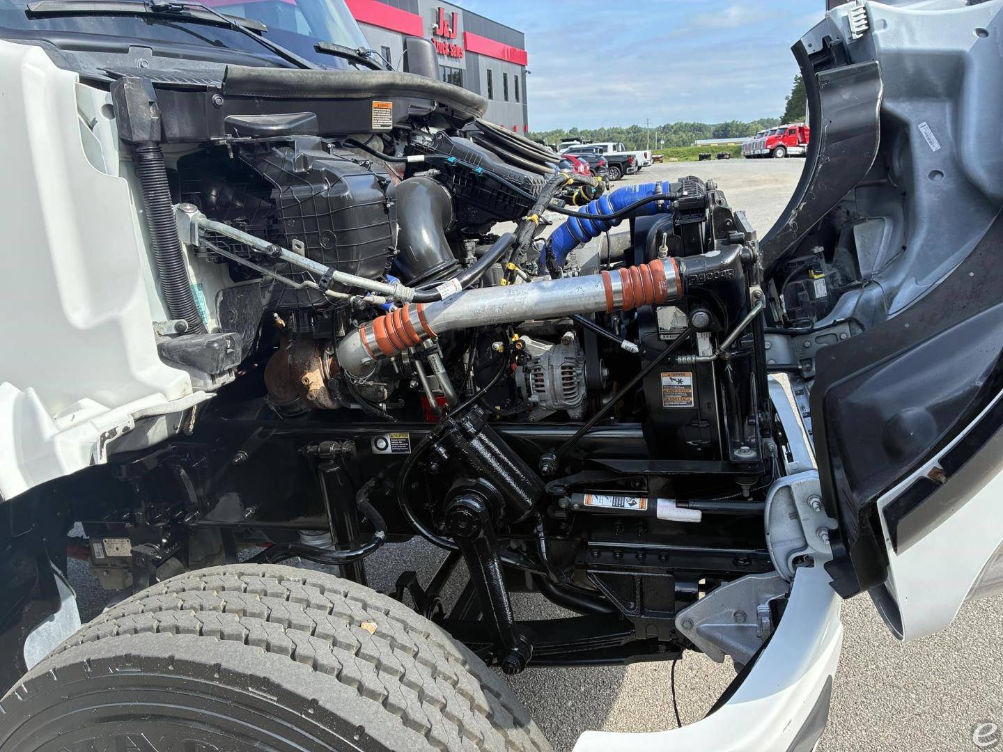 2023 Peterbilt 548