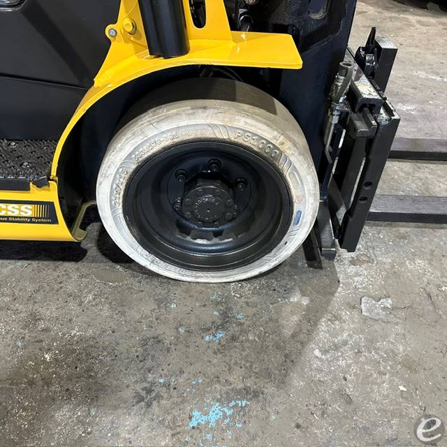 2023 Yale GLC050LX