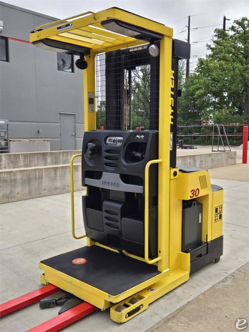2020 Hyster R30XMS3 Electric Order Picker - 123Forklift