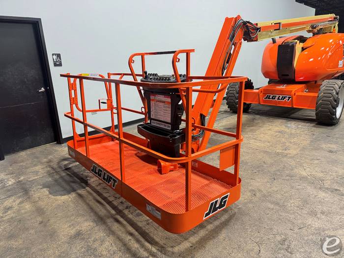 2013 JLG 600AJ