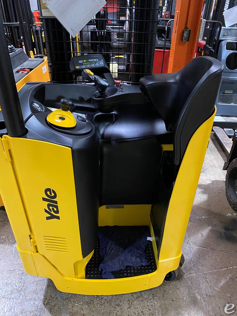 2011 Yale NR040EANL36TE119