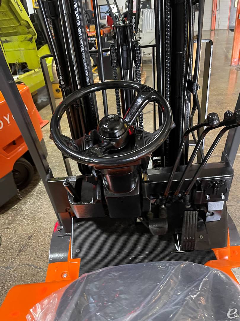 2014 Toyota 7FBEU18 Electric Forklift - 123Forklift