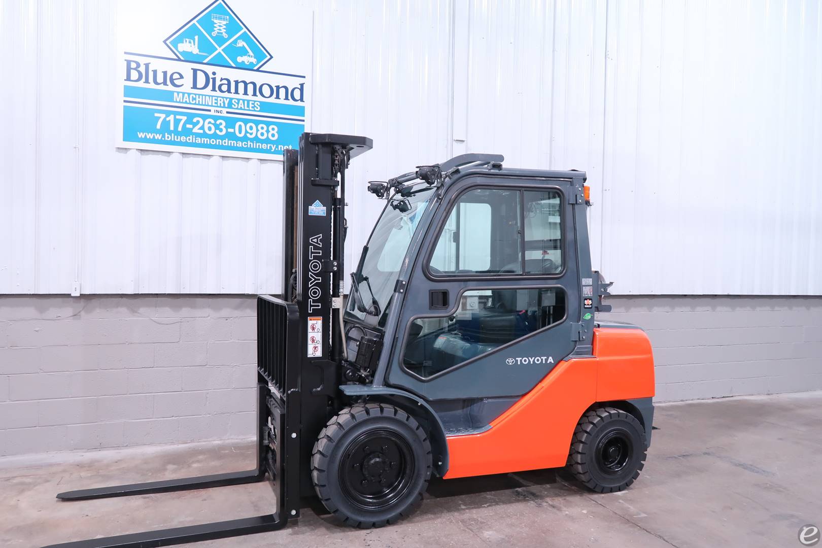2017 Toyota 8FGU30 LP Gas Forklift