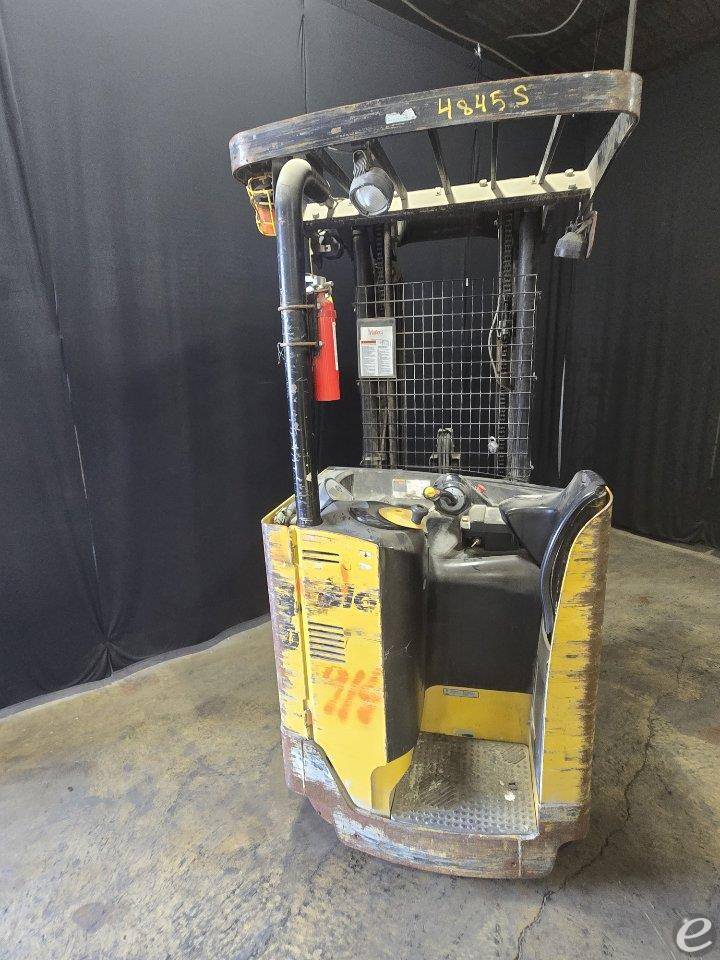 2018 Yale NR045EB
