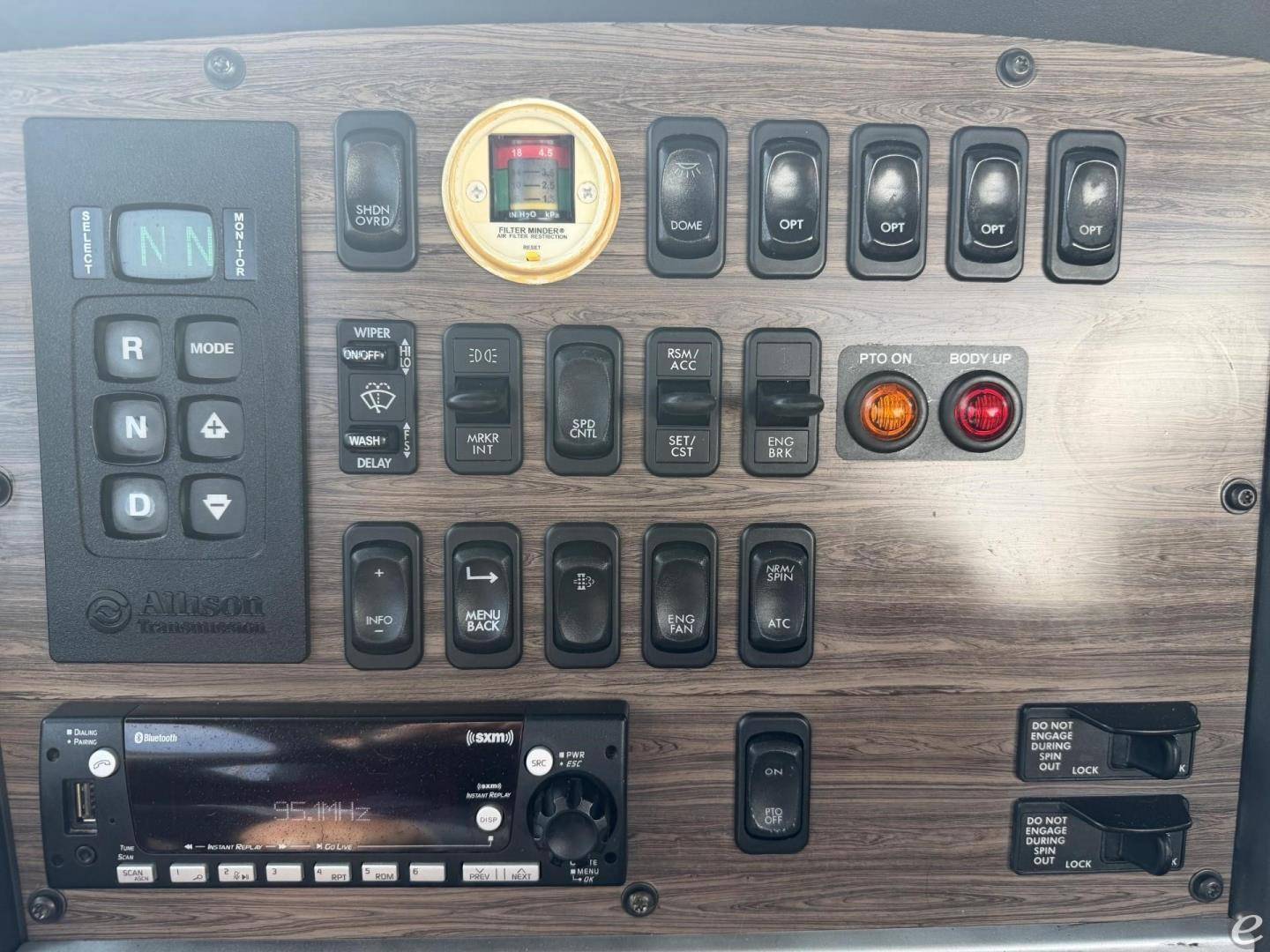 2023 Freightliner 122SD