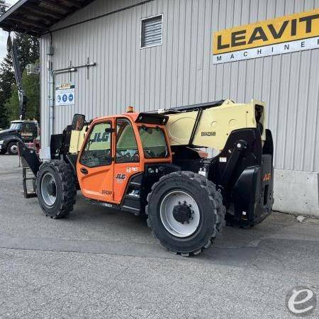 2020 JLG 1055