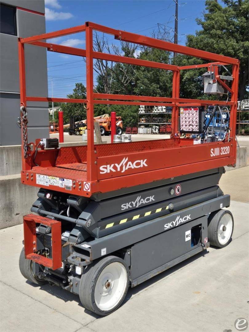 2018 Skyjack SJIII3220 Electric Scissor Lift - 123Forklift