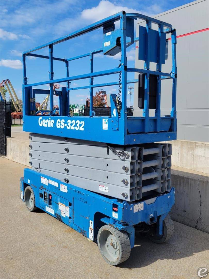 2015 Genie GS3232 Electric Scissor Lift - 123Forklift